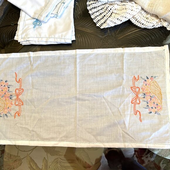 Lot of 13 Dresser Scarves, Table Runners, Placemats - Picture 5 of 11